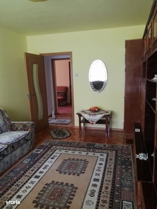 Preț redus - apartament 3 camere - zonă centrală