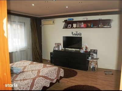 Apartament decomandat cu 3 camere in Tiglina 2, 67 mp