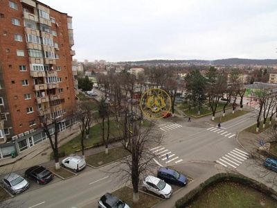 Vand apartament 2 camere in Hunedoara, zona Micro 1-Park Place, et. 5