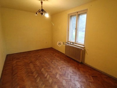 Vand apartament 2 camere in Hunedoara, zona OM-Bd. 1848, parter inalt