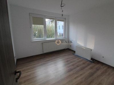 Vand apartament 3 camere in Hunedoara, Micro 3-Profi, etaj 3