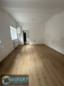 2 Apartamente situate central , langa Primaria Bistrita !