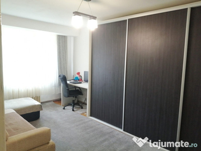 Apartament 3 camere zona Independenței.