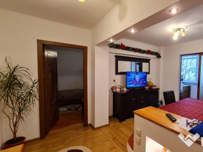 Apartament decomandat 3 camere + living in zona Ostroveni