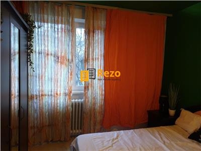 TINERETULUI APARTAMENT 3 CAMERE DECOMANDAT 80 MP