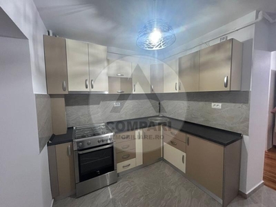 Vand apartament 3 camere Valenta