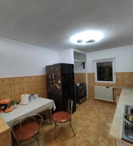 Apartament 2 camere semidecomandat Lipovei langa Biserica etaj 2