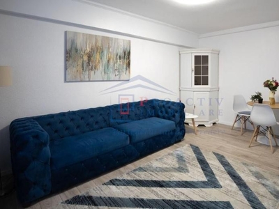 Apartament cu 2 camere, Renovat, Centru, 2c7068