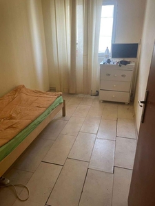 Apartament cu 3 camere, decomandat, zona Galata