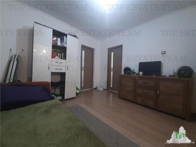 Casa 3 camere parter zona Salaj