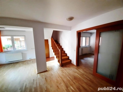 Stefan cel Mare: duplex P+1, 4 camere, 104 mp, scara interioara, curte proprie, imobil 2013, AC, CT