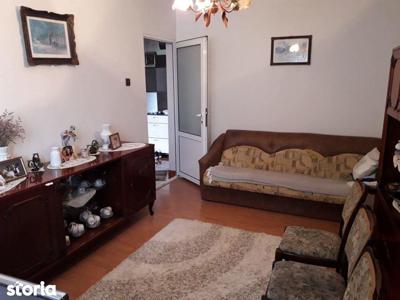 APT 3 camere, DECOMANDAT, 60 mp - zona Alexandru cel Bun