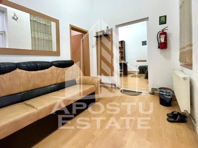 Apartament 2 camere Spatiu Birouri, zona Podgoria