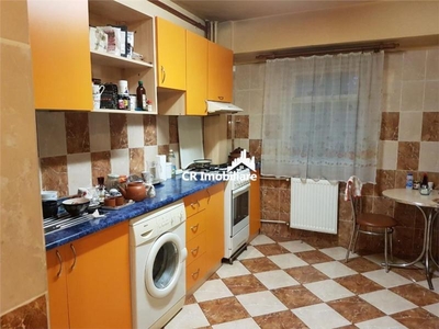 Apartament 3 camere, Eroii Revolutiei