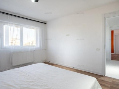 Vand apartament 3 camere in Bucuresti, Gorjului Piata Gorjului Metrou 106400 EUR