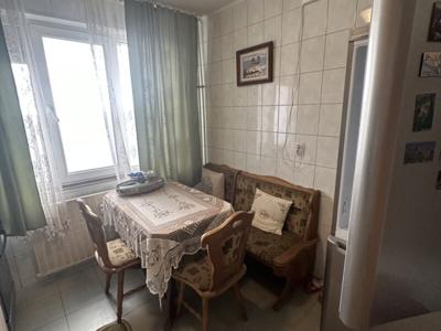 Apartament 3 camere Militari, stradal, vedere mixta