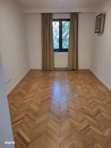 Apartament de închiriat, cu 3 camere decomandate, Între Lacuri