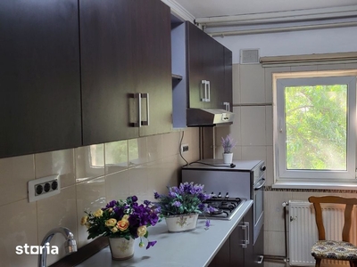 Apartament cu 2 camere, parter - Longinescu - Gara.