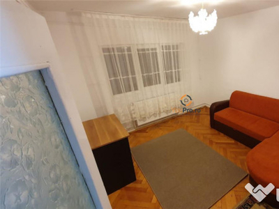 Apartament de 2 camere decomandat Aradulului Vest