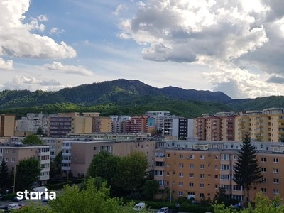 Garsoniera Judetean, Panini, bloc de apartamente