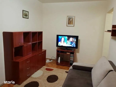 Inchiriez apartament 2 camere CIRESICA,termen lung inclusiv vara