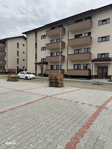 Apartament de 2 camere, mobilat utilat,cu terasa, zona Eroilor