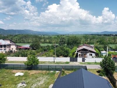 Vila la rosu 130mp cu teren de 2400mp in Floresti, Prahova