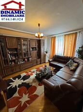 Ap 3 cam, dec, cu balcon, Str. D. Leonida. Preț 56.000 eur, neg