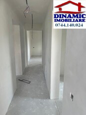 Ap 3 camere, parter (la vilă). Preț 80.000 euro REDUS de la 85.000 euro