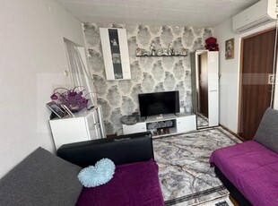 Apartament, 2 camere, semidecomandat, cartier Tiglari