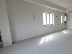 Apartament 2 camere, semifinisat, zona Straulesti