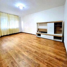 Apartament 3 camere, 2 băi, 70 mp utili, centrală proprie