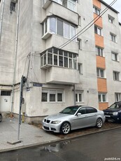 Apartament 3 camere de vanzare