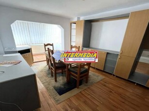 Apartament 3 camere decomandat etaj 1 Cetate finisat