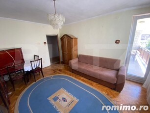 Apartament 3 camere, decomandat, zona Centru