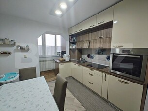 Apartament 3 camere +o uscătorie, mobilat sau nemobilat - Iosia