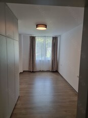 Apartament 3 camere semicentral