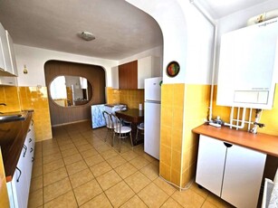 Apartament 3 Zona Centrul Civic liber la inchiriere !