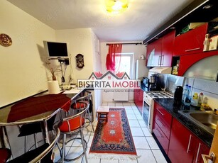 Apartament 4 camere, zona Calea Moldovei, etaj 3, decomandat