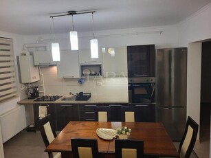 Apartament cu 2 camere de vanzare in zona Eroilor