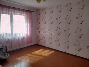 Apartament cu 2 camere decomandat in Floresti.