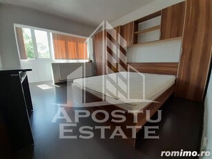 Apartament cu 2 camere si 2 balcoane, decomandat, zona Bucovina