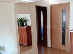 Apartament cu 3 camere de vanzare, Floresti