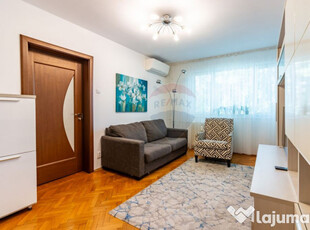 Apartament cu 3 camere de vânzare în zona Crangasi-Giul...