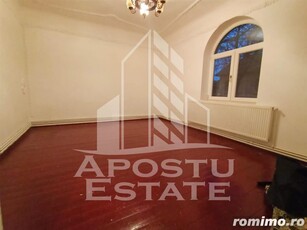 Apartament cu 3 camere la parter, curte individuala, in zona Iosefin