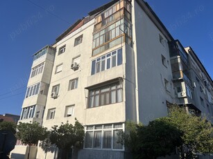 Apartament cu 4 camere - zona Biserica Noua