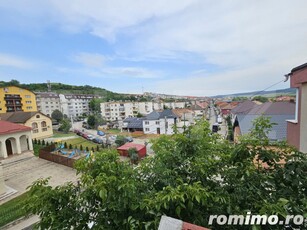 Apartament de 2 camere decomandat, 49mp etaj intermediar zona Baciu