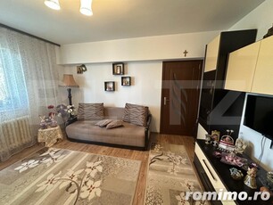 Apartament de 3 camere, etaj intermediar, zona Dispecer