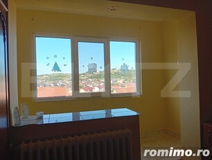 Apartament de 3 camere in suprafata de 54 mp, zona Bradet