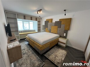 Apartament de lux, renovat 2024, Liceul Pedagogic , etaj 3 cu acoperis